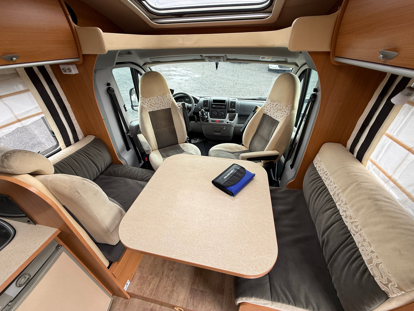 Bürstner Nexxo T580, 2011, 3 osoby, držák motorky