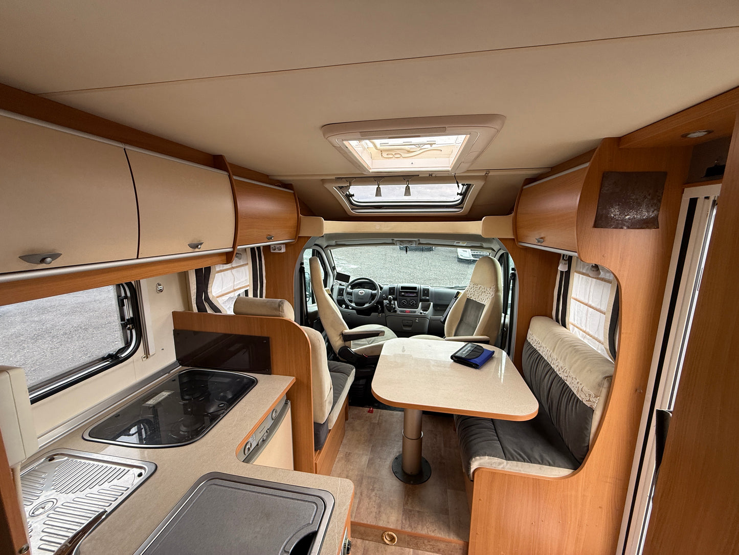 Bürstner Nexxo T580, 2011, 3 osoby, držák motorky