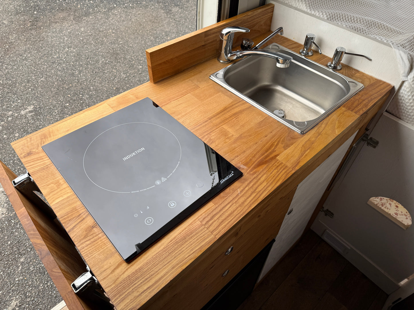 Vestavba Peugeot s vadou motoru, 2x solární panel, nezávislé naftové topení