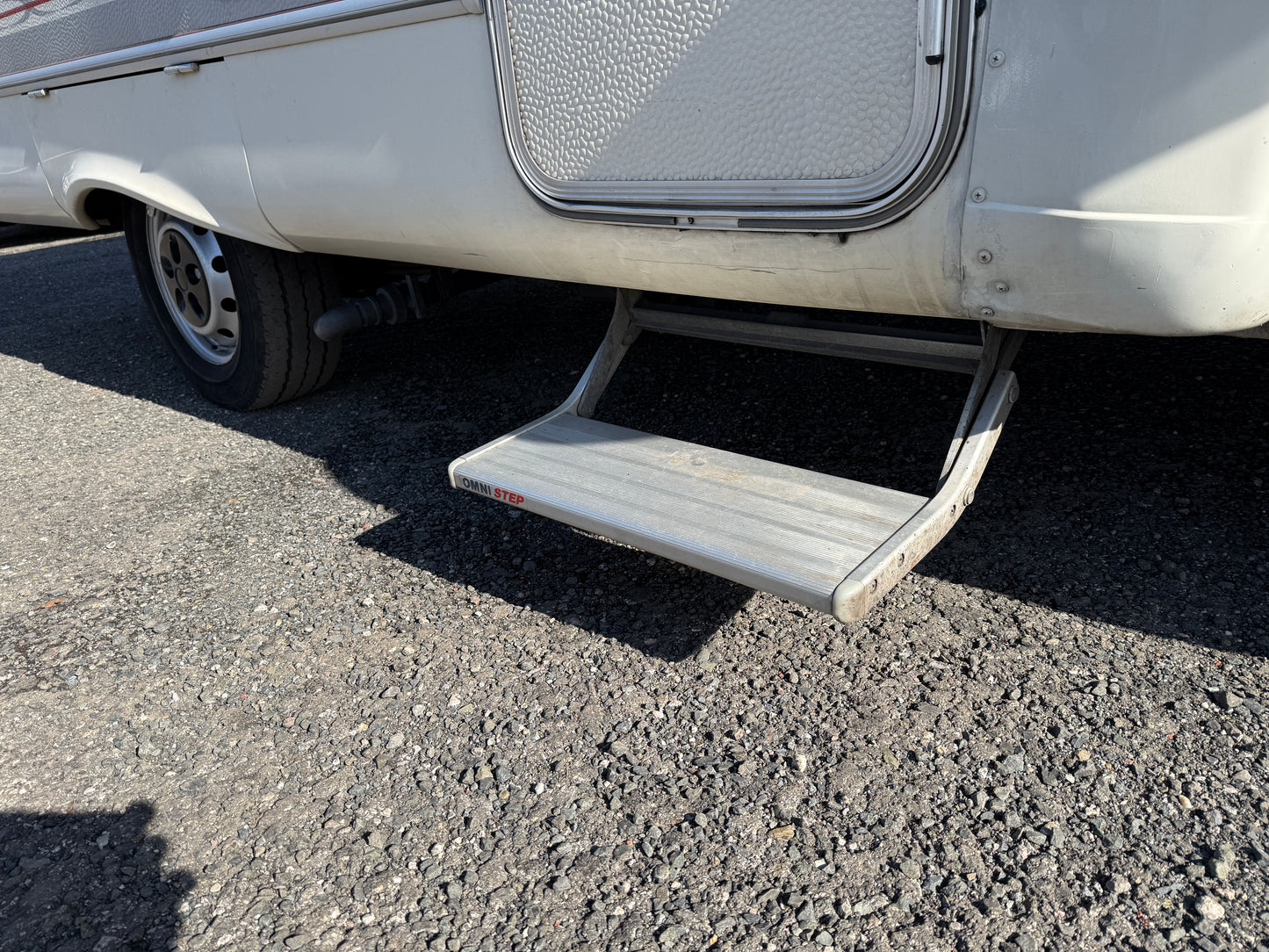 LMC 2.8l, 2001, držák kol, stropní ventilátor