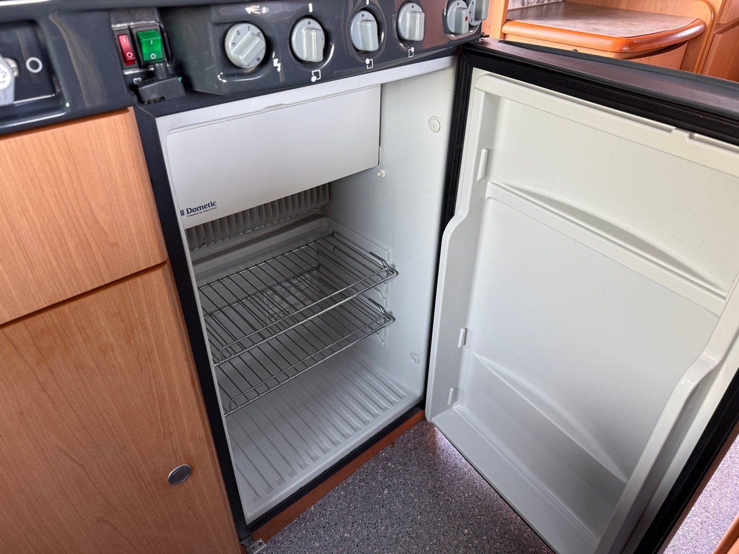 Dethleffs Globetrotter, 2005, 2.8 jtd, 4 osoby, markýza