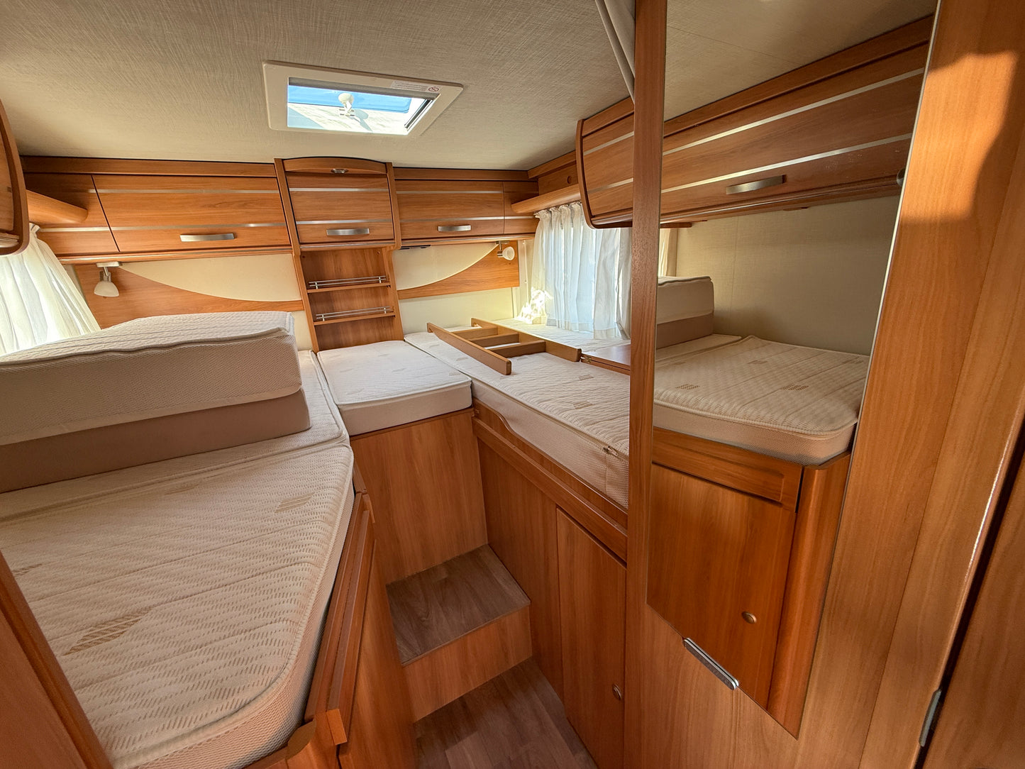 Hymer 580 ML, automat, 2x klimatizace, markýza, satelit