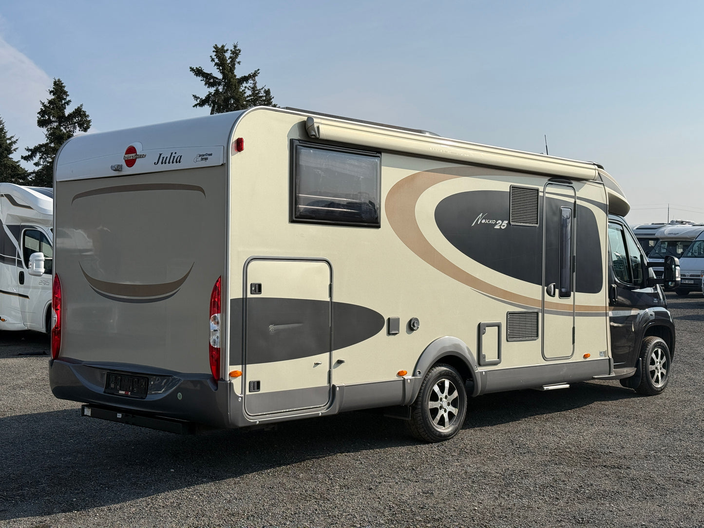 Bürstner Nexxo 25 Edition, r.2012, 2.3 jtd, 2x klima, dlouhé postele