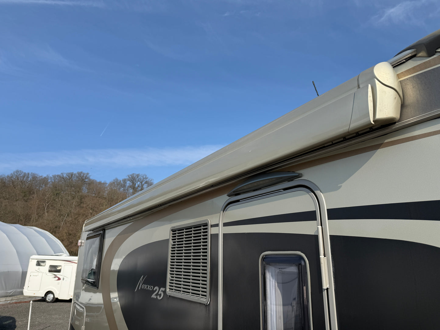 Bürstner Nexxo 25 Edition, r.2012, 2.3 jtd, 2x klima, dlouhé postele