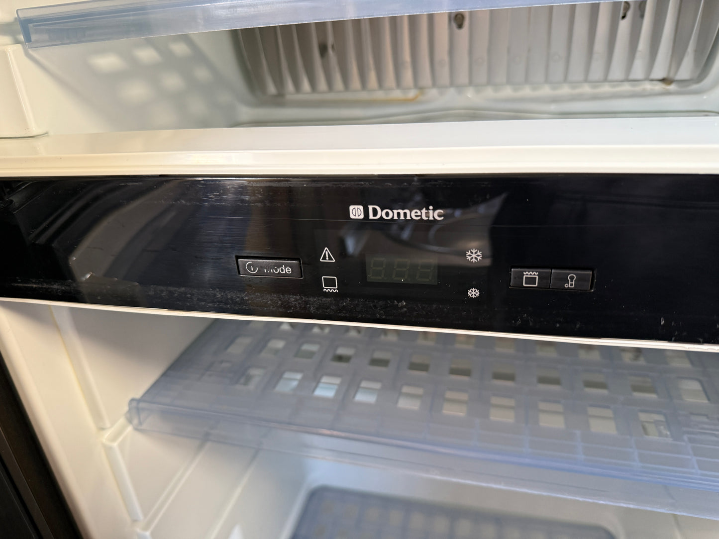 Bürstner Nexxo 25 Edition, r.2012, 2.3 jtd, 2x klima, dlouhé postele