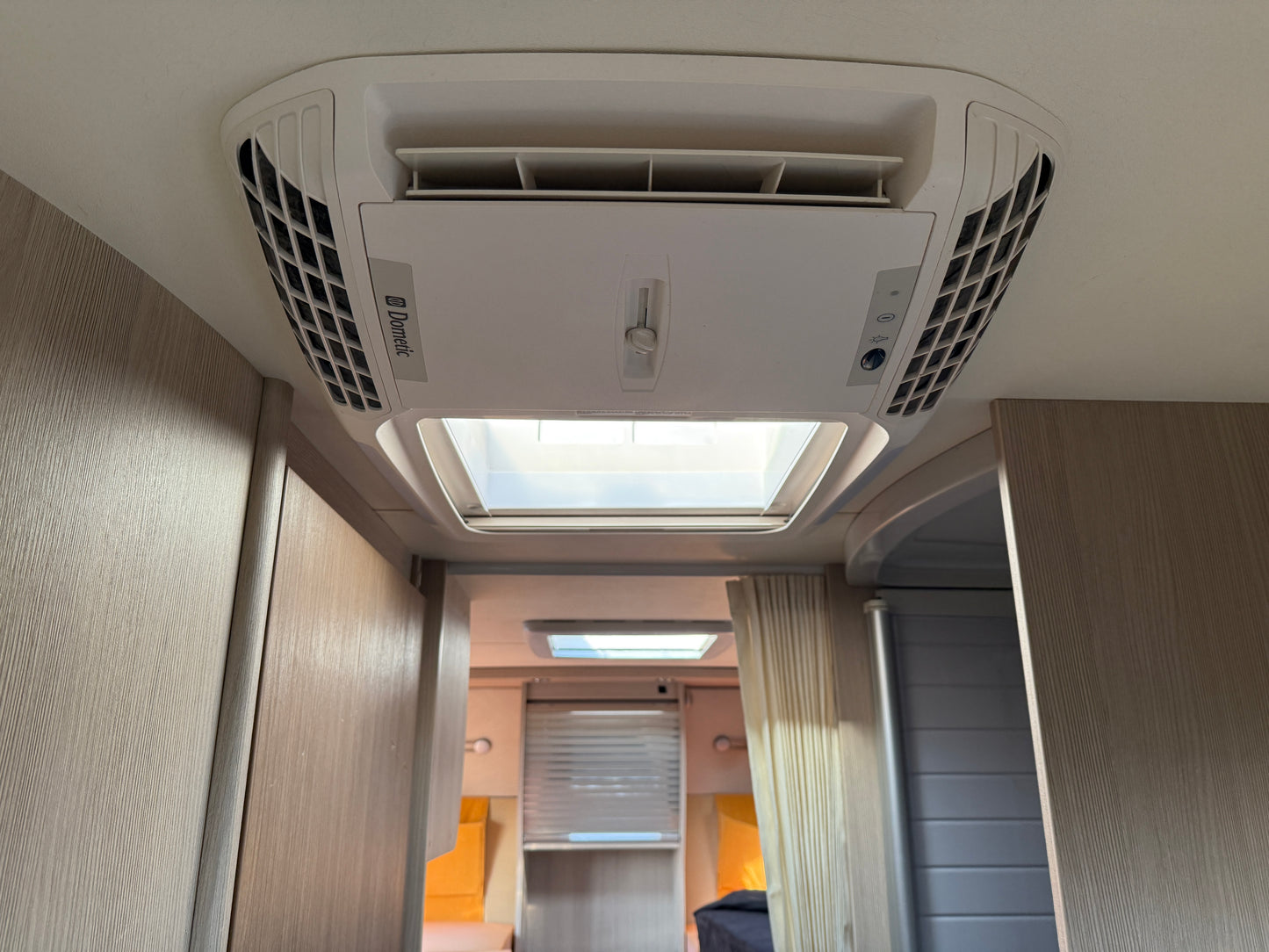 Bürstner Nexxo 25 Edition, r.2012, 2.3 jtd, 2x klima, dlouhé postele