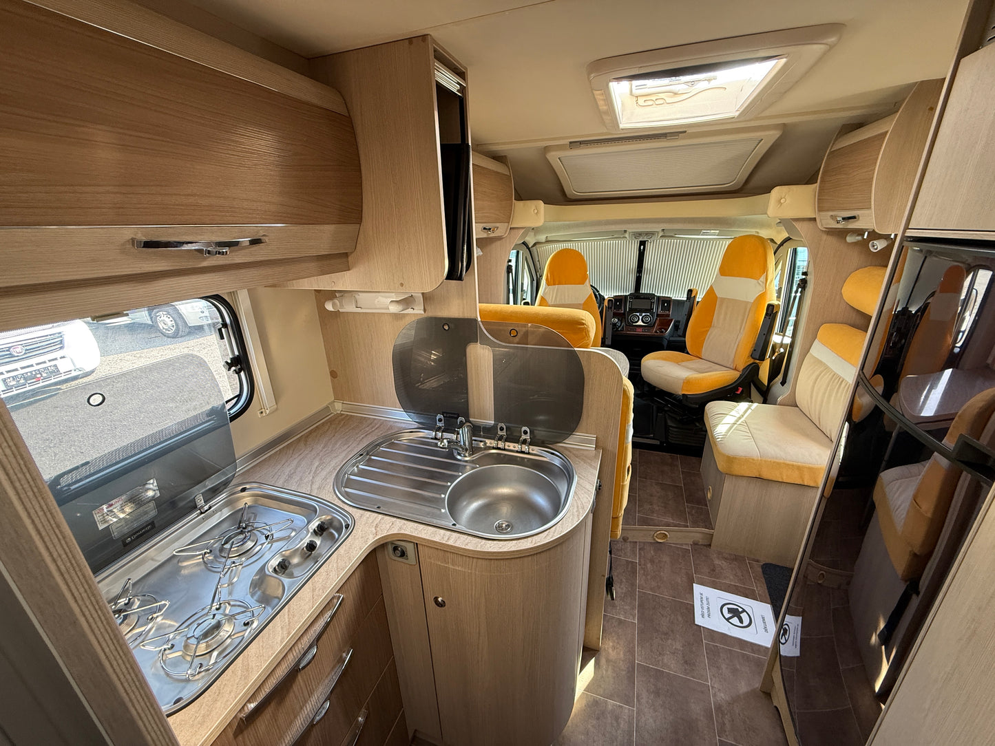 Bürstner Nexxo 25 Edition, r.2012, 2.3 jtd, 2x klima, dlouhé postele