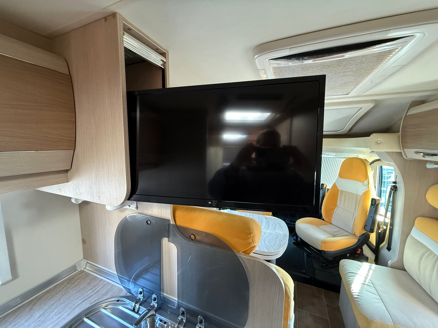 Bürstner Nexxo 25 Edition, r.2012, 2.3 jtd, 2x klima, dlouhé postele