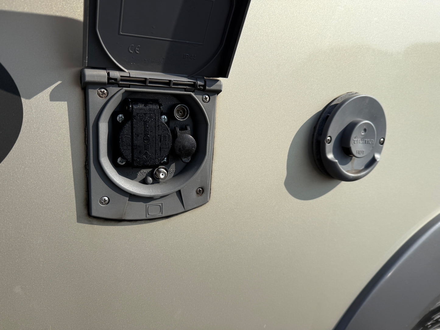 Bürstner Nexxo 25 Edition, r.2012, 2.3 jtd, 2x klima, dlouhé postele