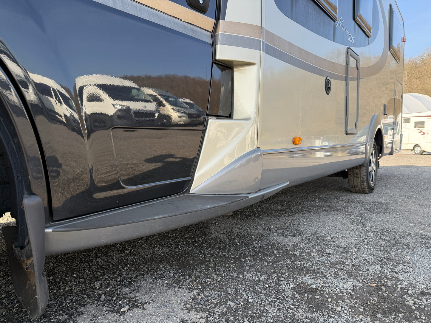 Bürstner Nexxo 25 Edition, r.2012, 2.3 jtd, 2x klima, dlouhé postele