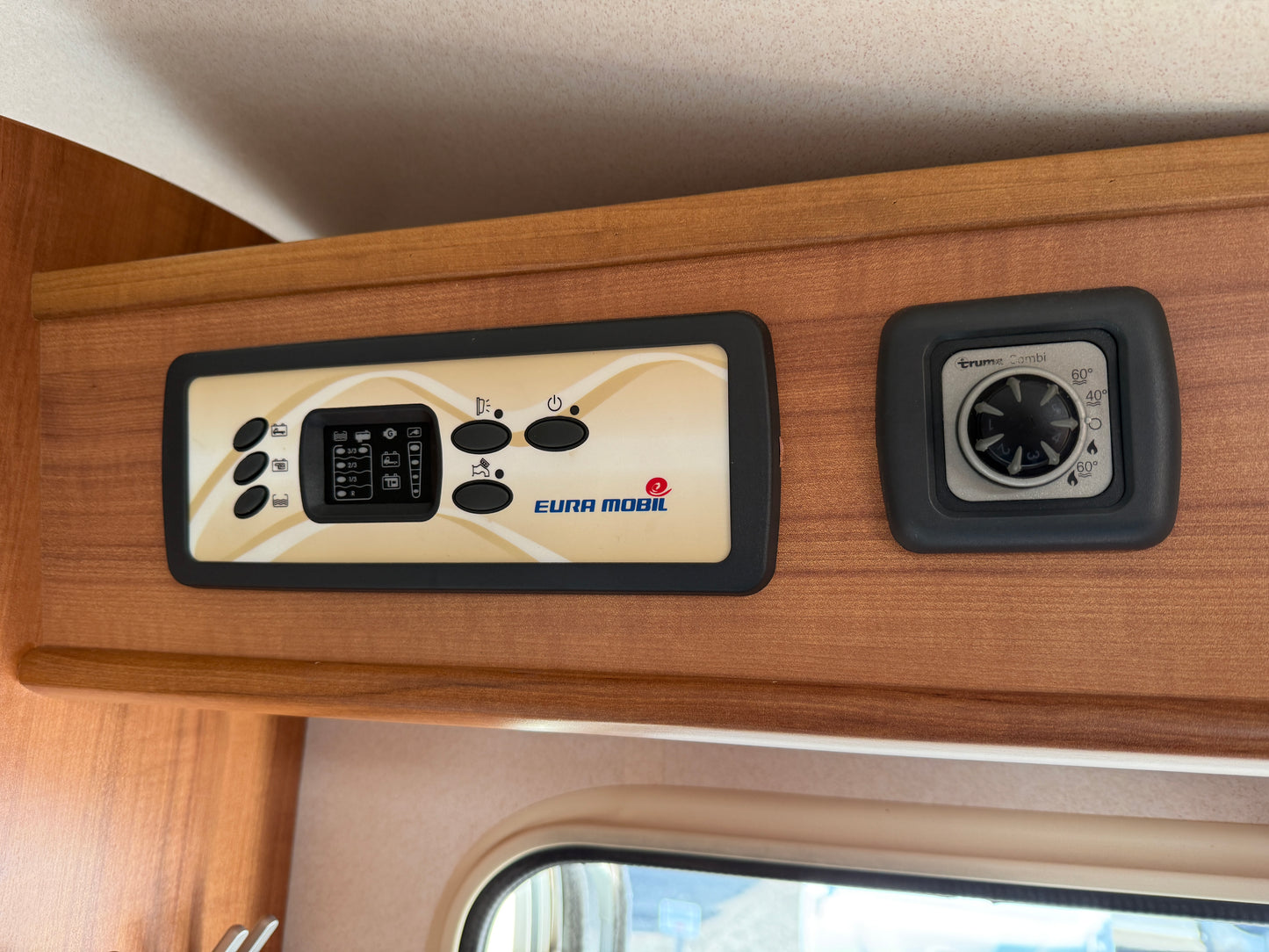 Ford Eura Mobil Profilia A, 2011, držák kol, markýza, palandy