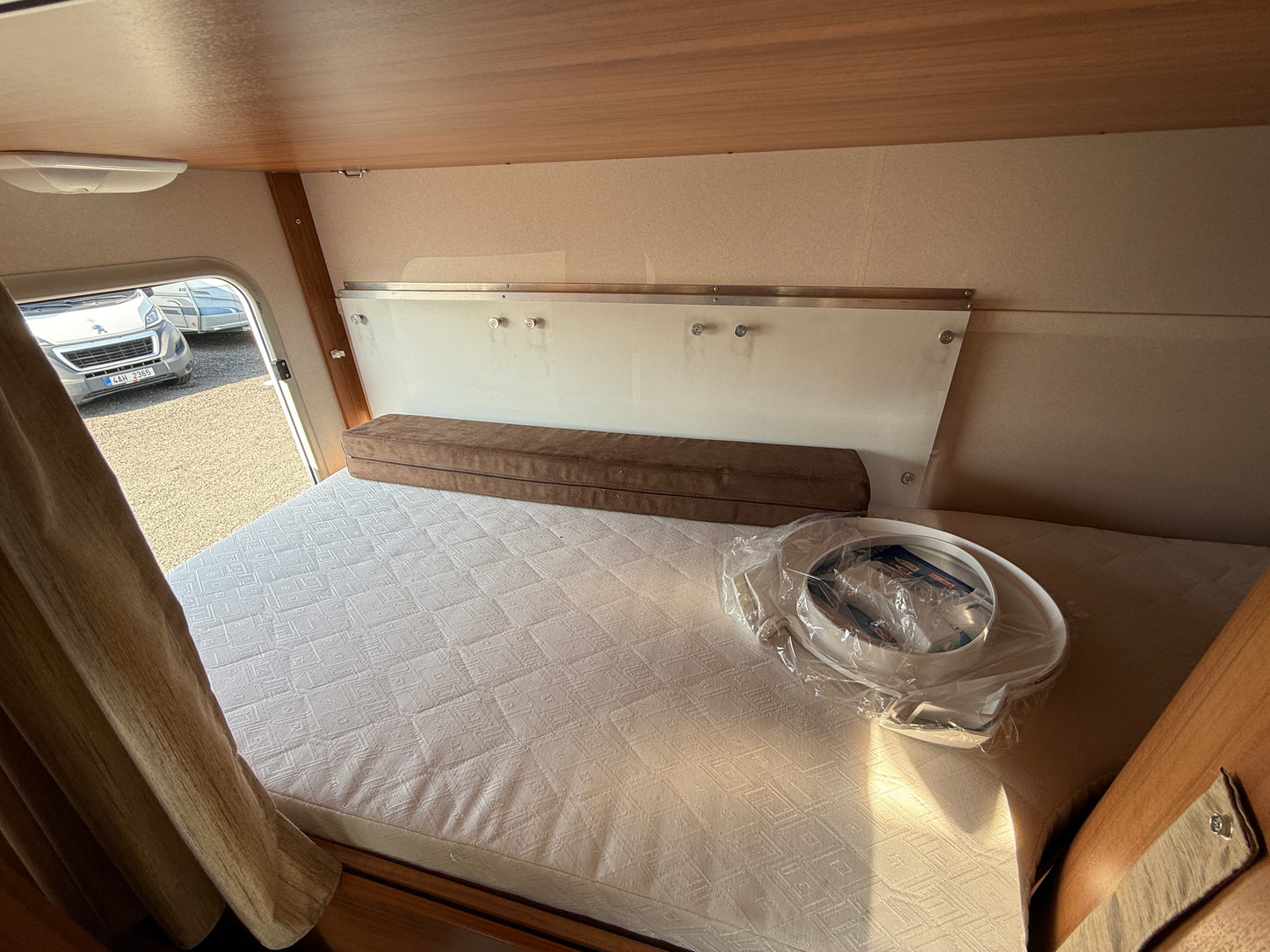 Ford Eura Mobil Profilia A, 2011, držák kol, markýza, palandy