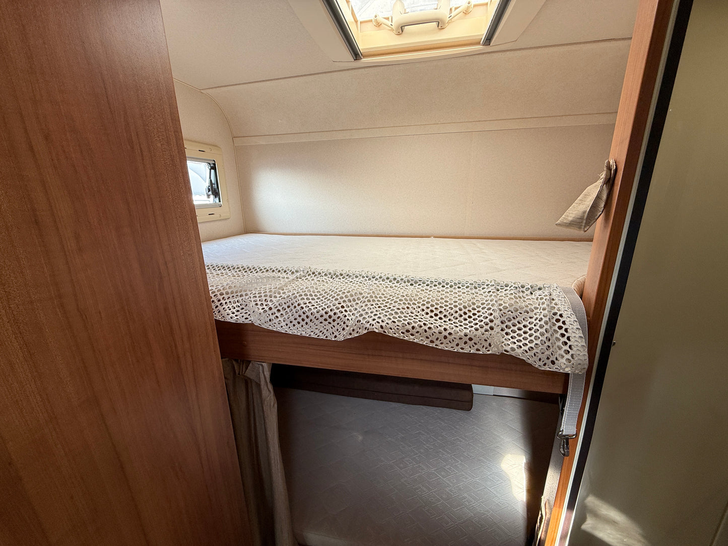 Ford Eura Mobil Profilia A, 2011, držák kol, markýza, palandy