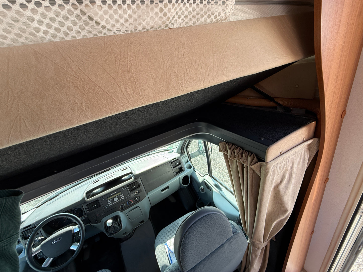 Ford Eura Mobil Profilia A, 2011, držák kol, markýza, palandy